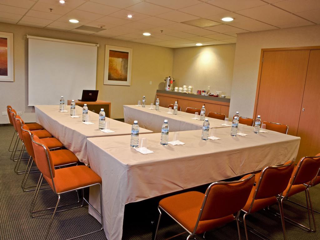 Hotel Express Junior By Marriott Zona Industrial