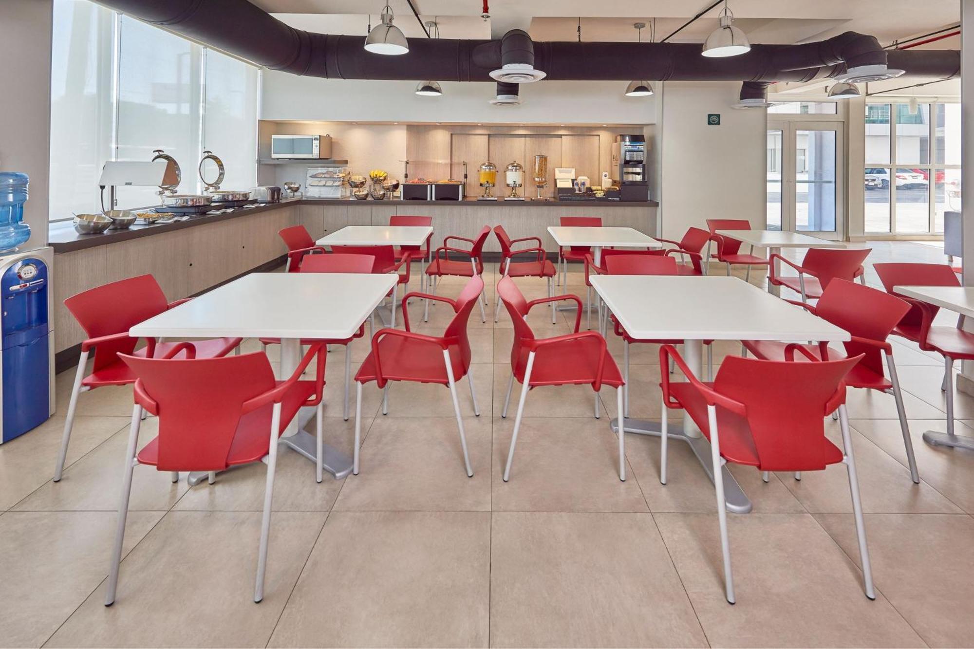 Hotel Express Junior By Marriott Zona Industrial 3*