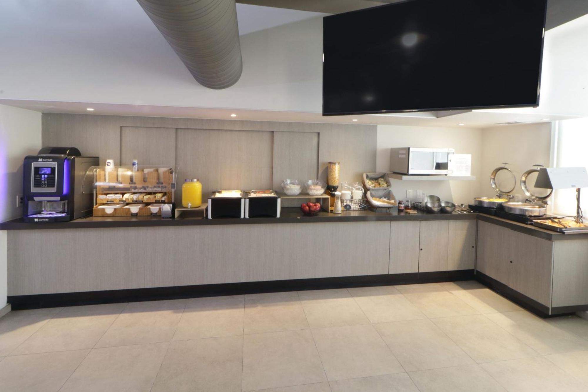 Express Junior By Marriott Zona Industrial Hotel 3*