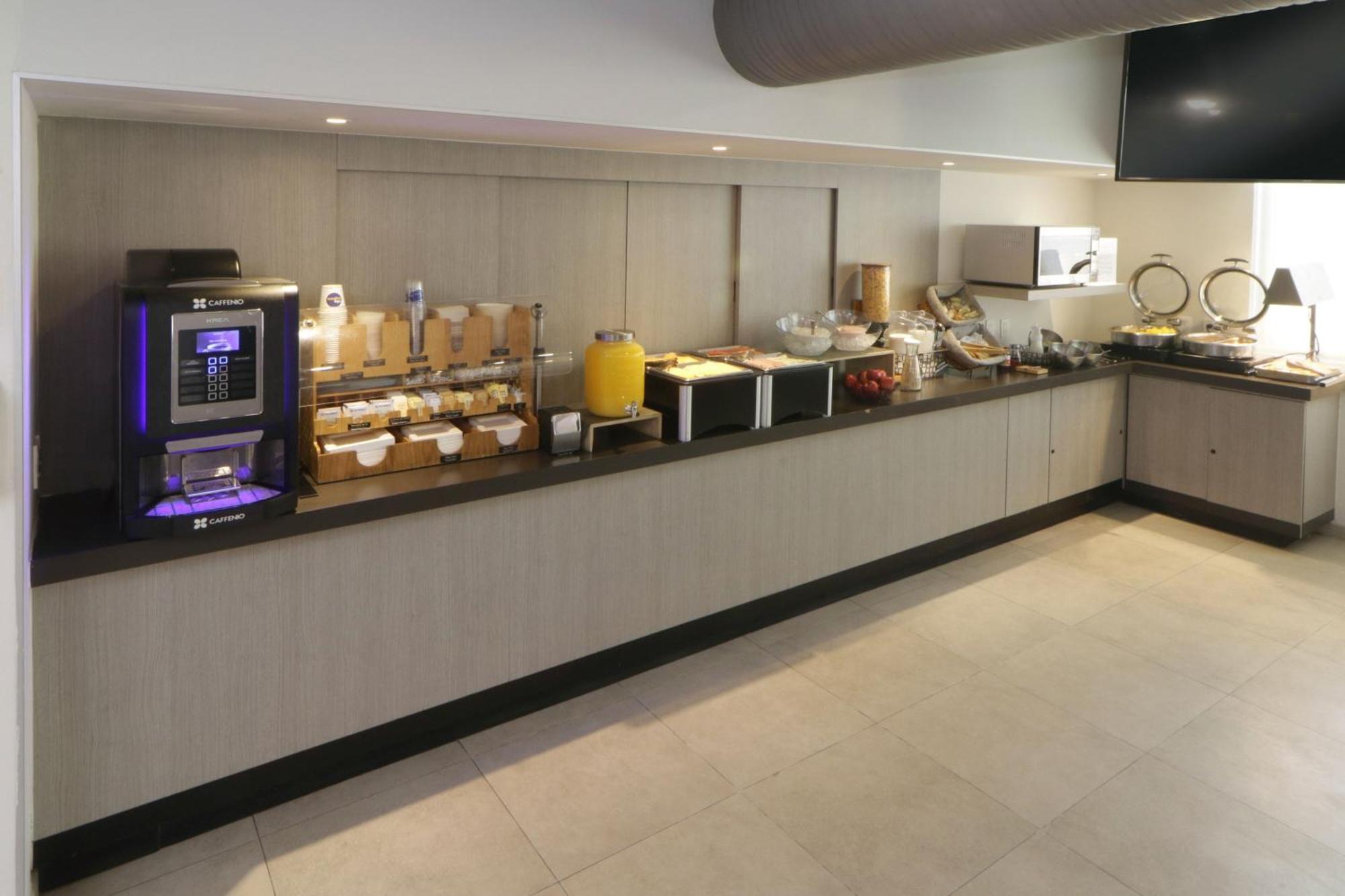 Express Junior By Marriott Zona Industrial Hotel 3*